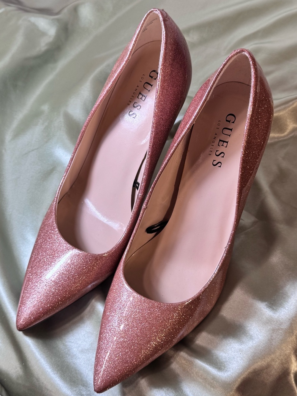 NWOT GUESS Women's Pink Glitter Shimmer Pointed-Toe Pump Heels size 9.5
